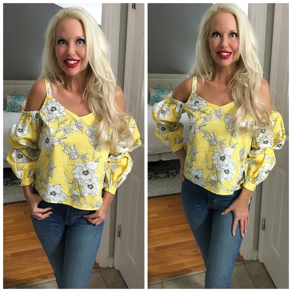 💝 LAST 1! Pale Yellow Striped/Floral Blouse! - Picture 1 of 2